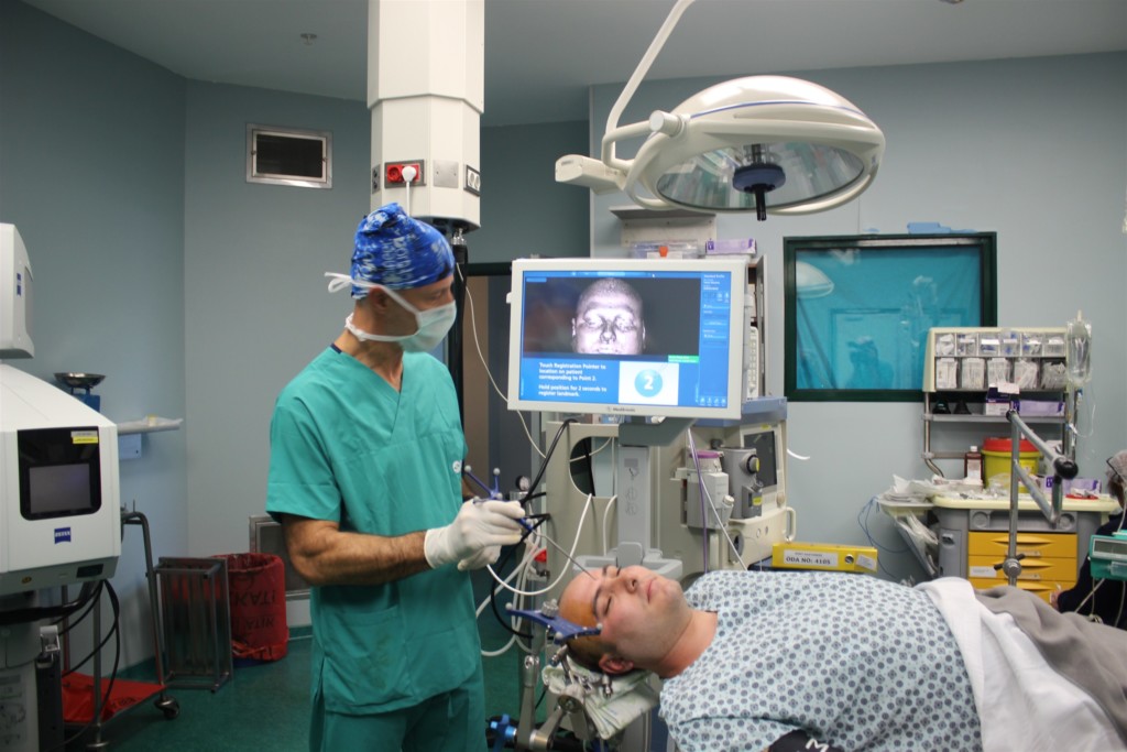 Bu beyin ameliyatı diğerlerinden biraz&nbsp;farklı!