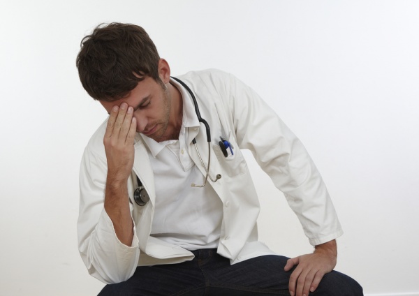 Her 10 asistan hekimden 1’inde intihar düşüncesi&nbsp;var!