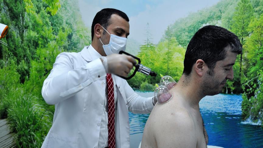 Geleneksel hacamat tedavisi emin ellerde&nbsp;sürdürülüyor