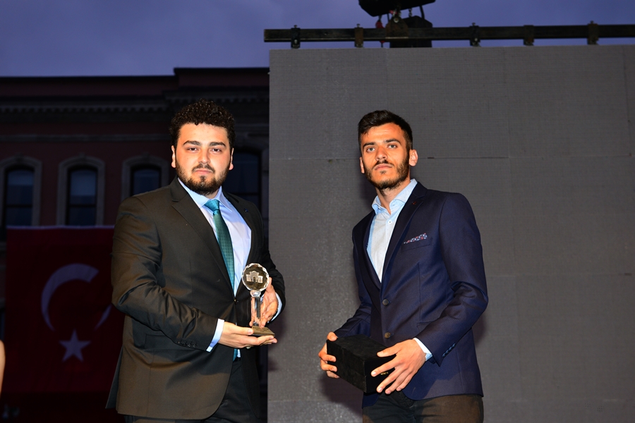 Tıp Fakültesi öğrencisi ‘Yılın Genç Bilim İnsanı Ödülü’nün Sahibi&nbsp;Oldu