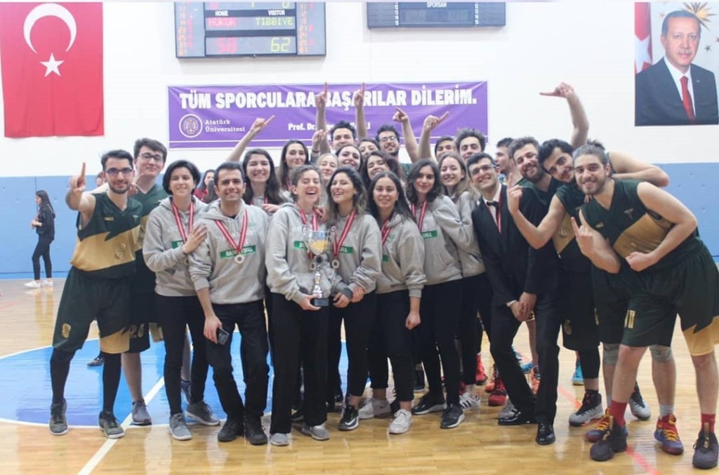 Tıp Fakültesi Öğrencileri Basketbolda Şampiyon&nbsp;Oldu