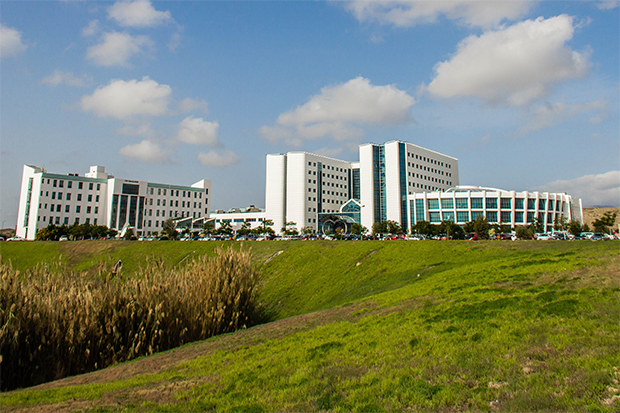 Yakın Doğu Üniversitesi Tıp Fakültesi Öğrencilerinden&nbsp;İsyan