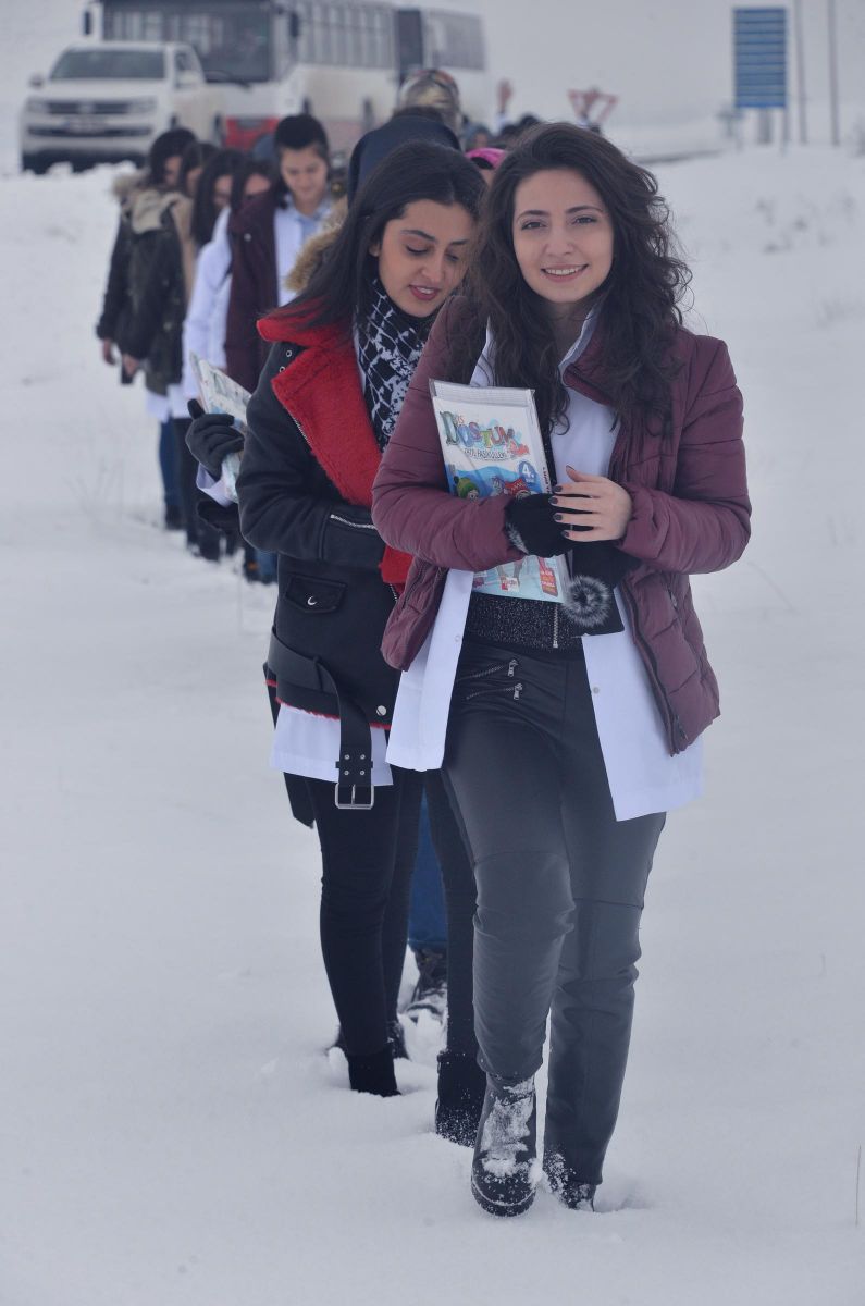 Tıp Öğrencileri ‘Köy Okullarına Yardım ve Destek’ kampanyası için&nbsp;yollarda