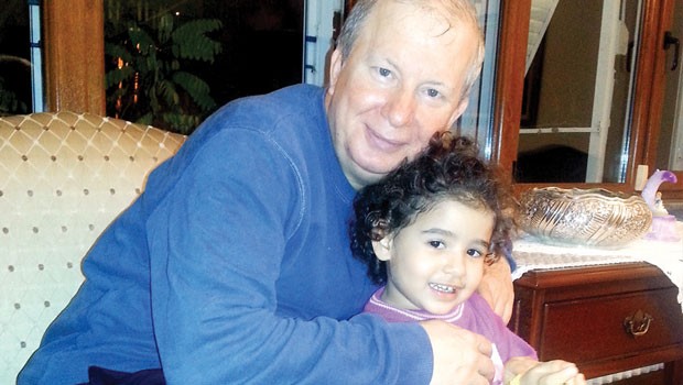 Kanser Hastası Doktor ‘Söz uçar, yazı kalır’ ismiyle kızı için kitap&nbsp;yazdı!