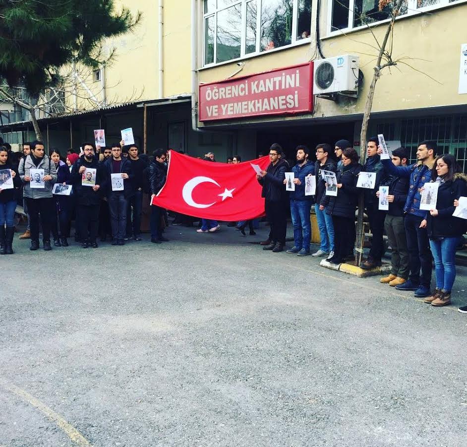 TIBBİYELİLER ŞEHİTLER İÇİN AYAKTA&nbsp;/Video