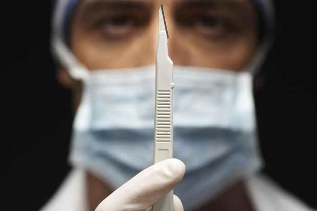 Valla başkasına bırakmam diyip..Kendi kendini Ameliyat eden inanılmaz 10&nbsp;Kişi