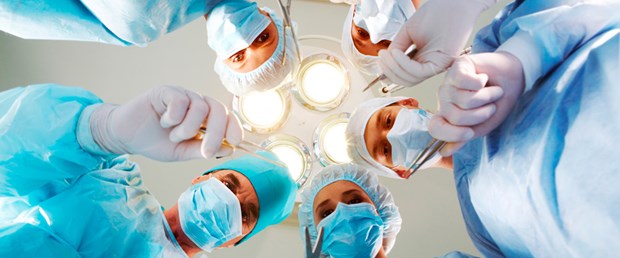 Doktorlar 820 kilometrelik yolda zamanla&nbsp;yarıştı