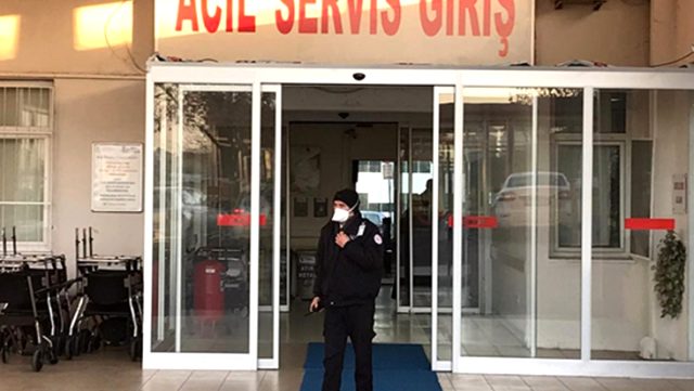 Hastanenin karantina servisine alınmayan şahıs güvenlik görevlilerine saldırdı: 2&nbsp;yaralı
