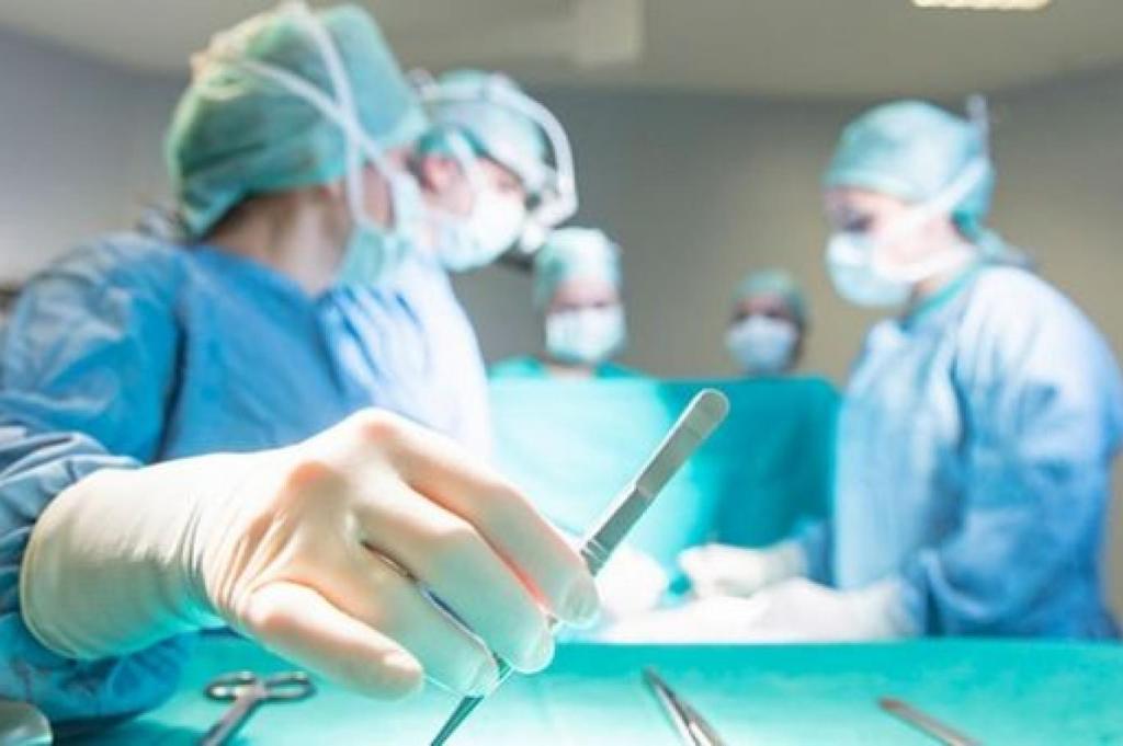 Enfeksiyon kapma riski yüksek olan meslekler listesinde sağlıkçılar ilk sırada. Onları kimler takip&nbsp;ediyor?