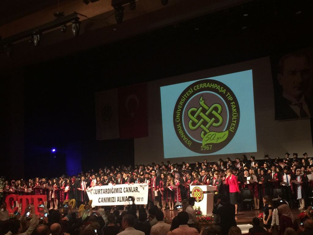 Cerrahpaşa Tıp Mezunları: Kurtardığımız Canlar Canımızı&nbsp;Almasın!